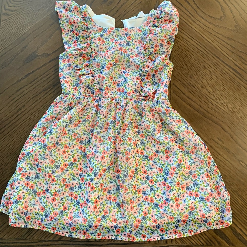 Little girl flower dress size 3 years to 4 yrs
